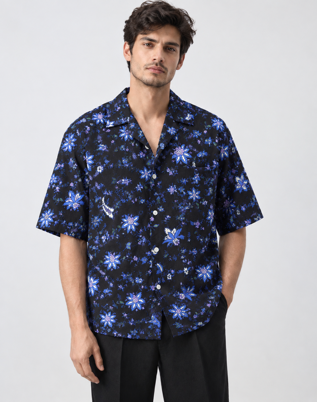 Printed Linen Shirt With a Bowling Coller