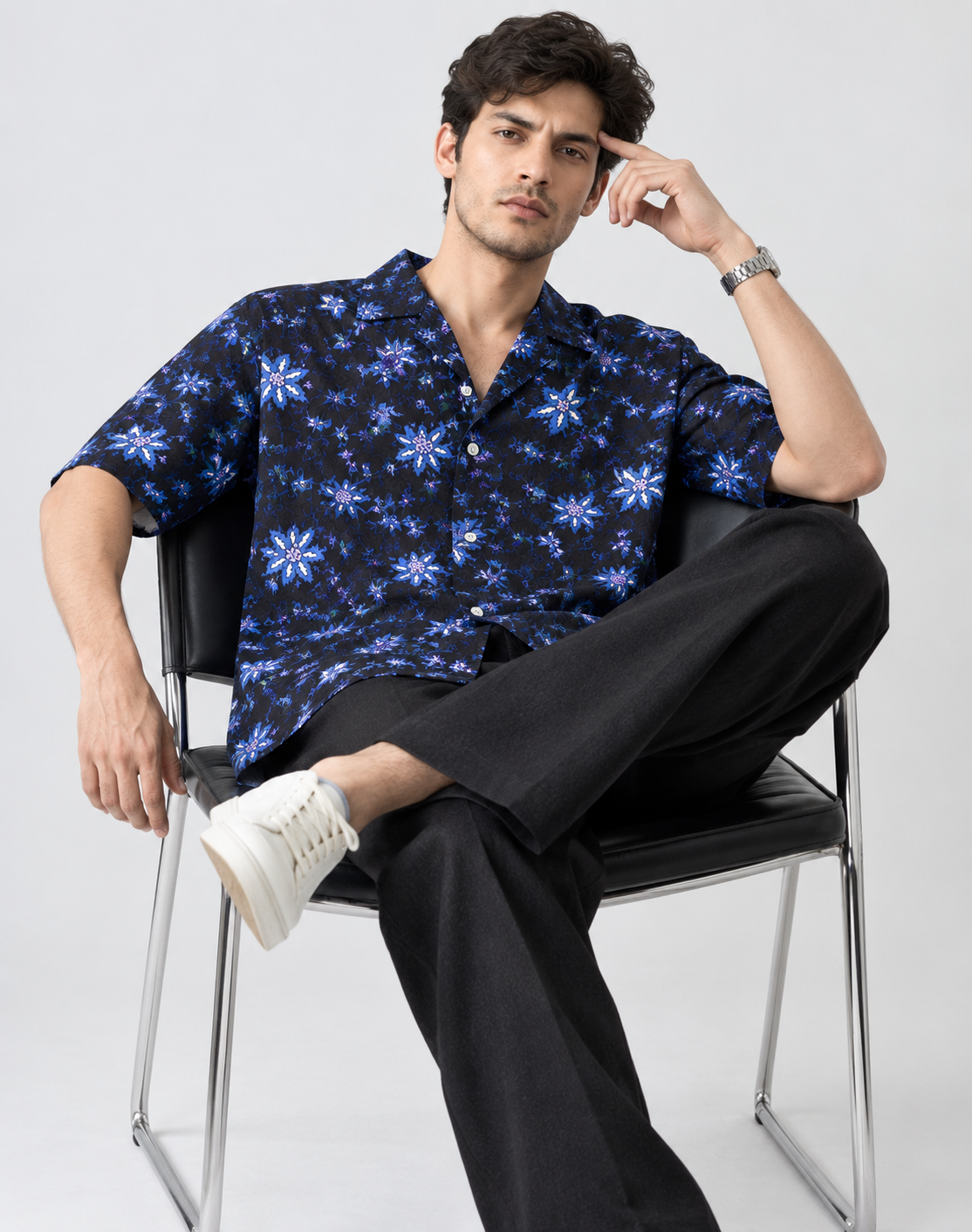 Printed Linen Shirt With a Bowling Coller
